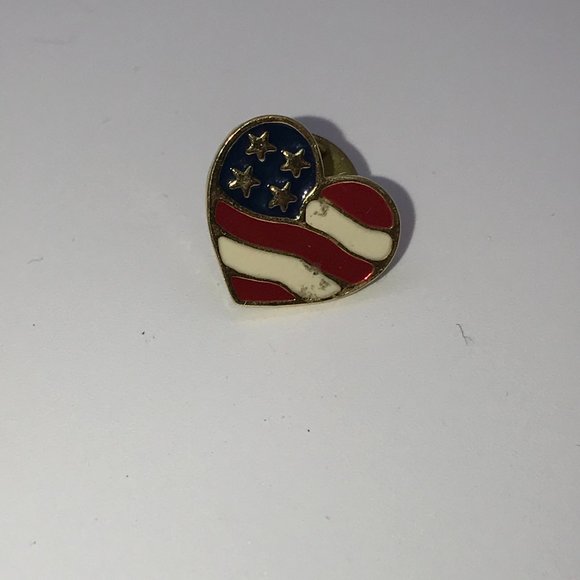 Heart American Flag Avon Pin - Picture 3 of 4